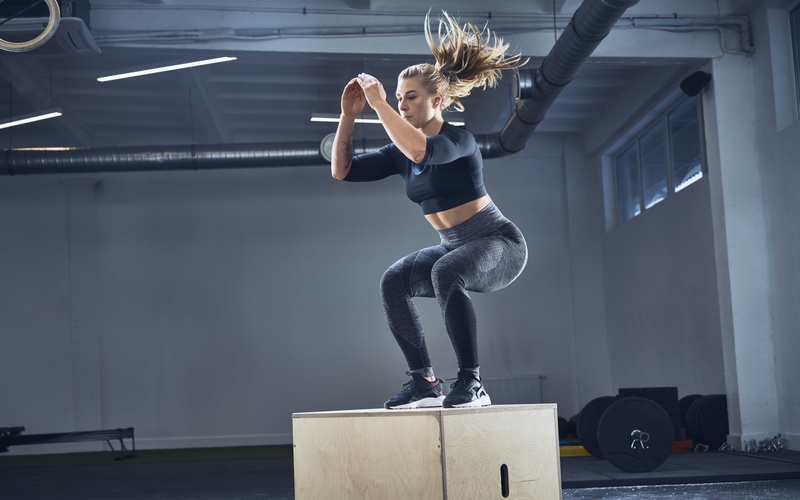 fitness model, blonde, 2K, women, working out