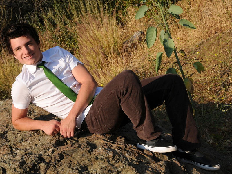 young Men, looking, photoshoot, happiness, summer, male Beauty, one Person, people, men, celebrity, beautiful, real people, adult, young Adult, pants, tie