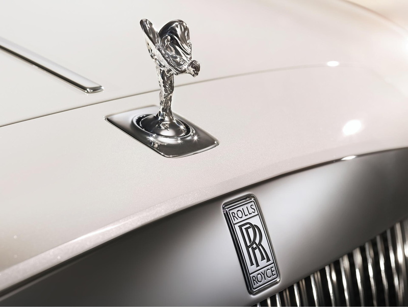 shiny, rolls, focus on foreground, car, silver colored, 1080P, achievement, ceiling, railing, sign, text, architecture, wealth, senses, six, ghost, metal