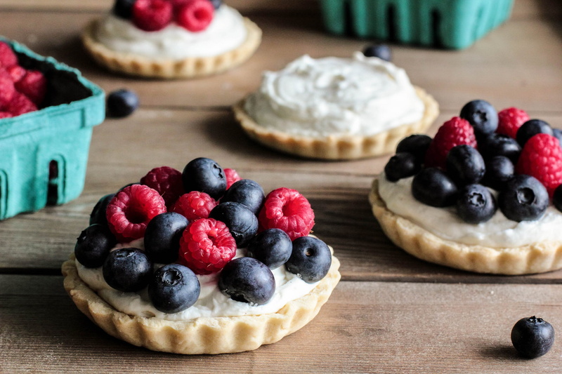 bakery, raspberries, cupcake, refreshment, healthy eating, blueberries, fruit, pastry Dough, blue, four, rustic, sweet Pie, berry, cream, gourmet, ready-to-eat