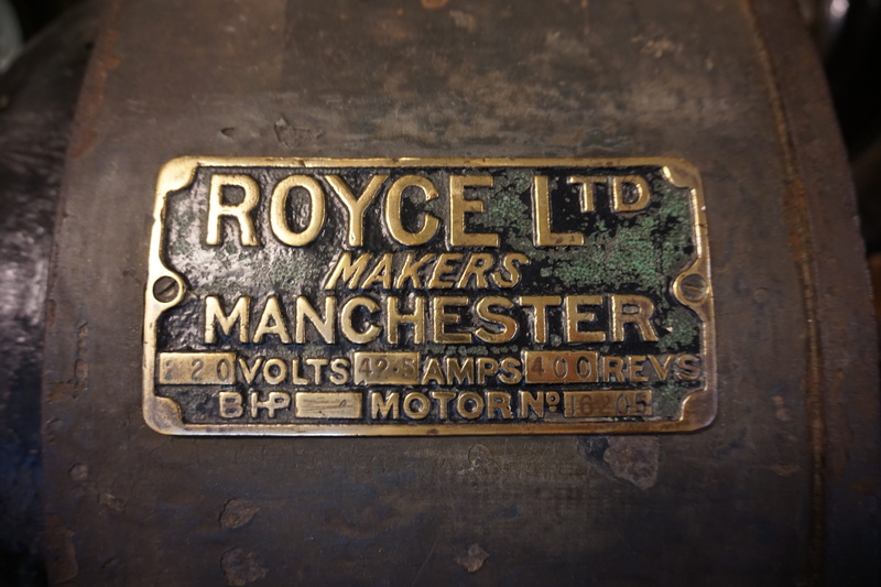 information sign, day, sign, information, craft, manufacturing, rusty, no people, indoors, business, communication, 5K, motor, nameplate, close-up, art and craft