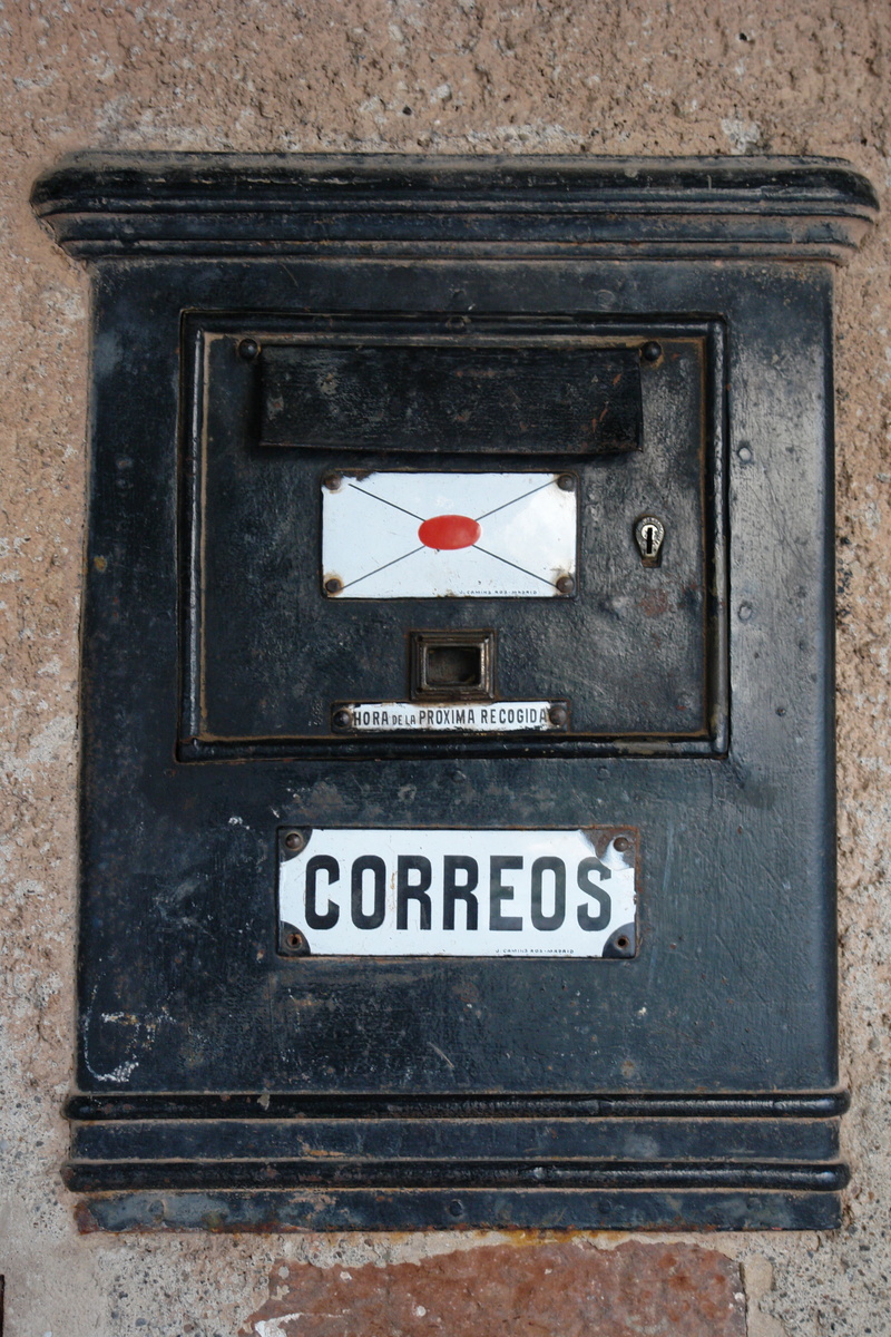 text, safety, mail, mailbox, old mailbox post, vintage, western script, 4K, outdoors, old, sign, correspondence, wood - material, retro, communication