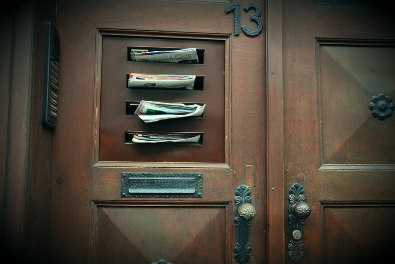 door, wallet, front door, mail slot, safety, entrance, old, no people, 4K, close-up, day, closed, doorknob, mailbox, protection, metal, newspapers, handle