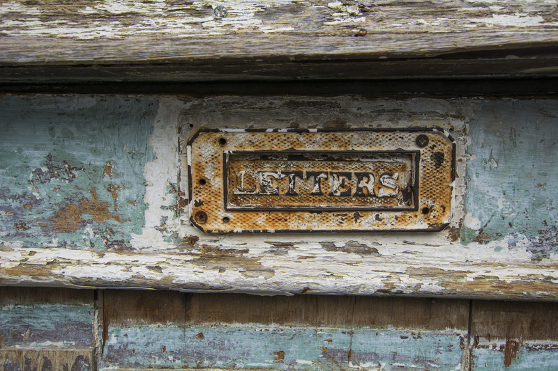 panel, rusty, close-up, wood - material, western script, old, weathered, architecture, signage, mailbox, wooden, no people, 5K, mail slot, information