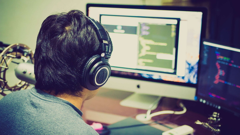 4K, lance, headshot, programming, rear view, communication, laptop, men, scre, electronics, blur, one person, headset, business, development, programmer