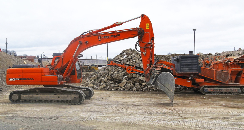 sky, demolition machines, crane - construction machinery, orange color, mode of transportation, sorting grapple, crash, earth mover, occupation, industrial equipment