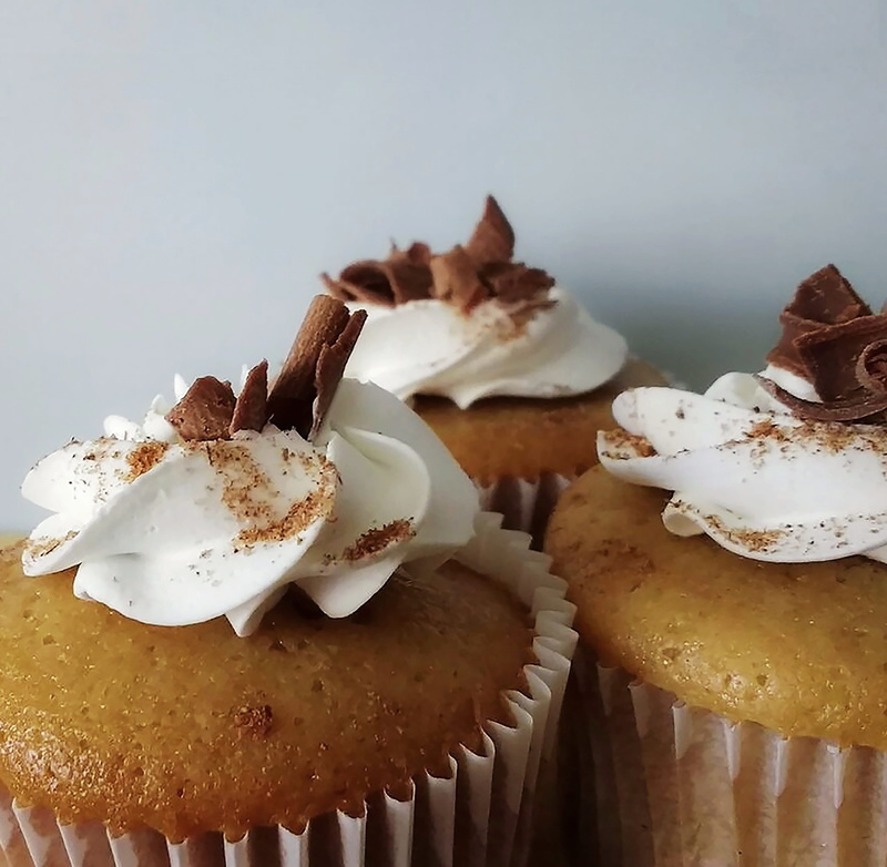 chocolate, no people, indulgence, yummyfood, cupcake holder, food, freshness, sweet food, cupcake, ready-to-eat, cream, sweet, 2K, delicious, still life