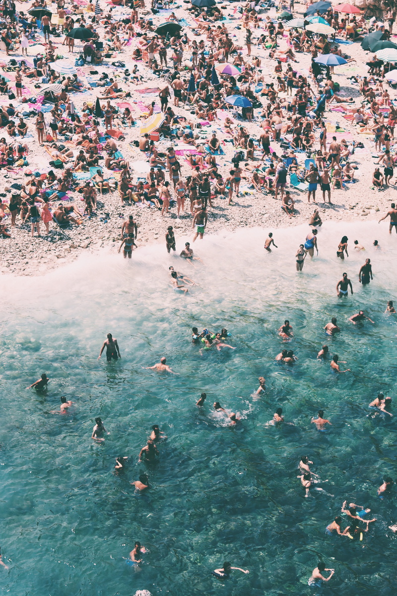ripples, water, people, women, enjoyment, crowd, sea, gathered, waves, lifestyles, beach, large group of people, view, nature, chillin, vacation, crowded