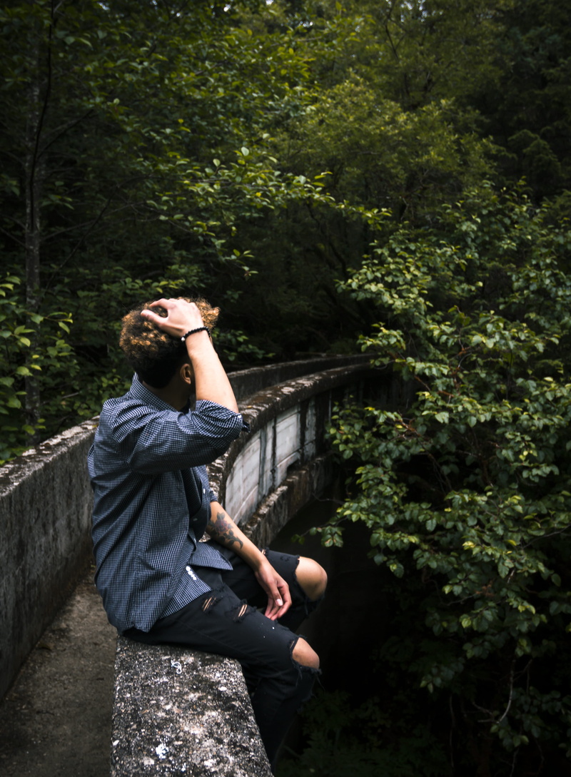 wondering, photography themes, one person, 4K, concrete, casual clothing, man, real people, leisure activity, connection, three quarter length, tree, growth