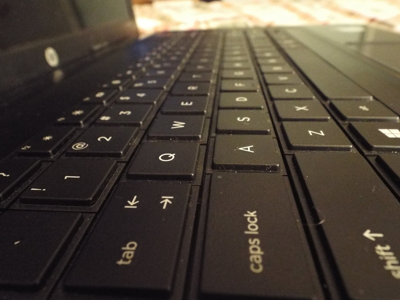 repetition, full frame, closeup, western script, selective focus, number, close-up, indoors, 4K, black color, side by side, in a row, hp, device, tech