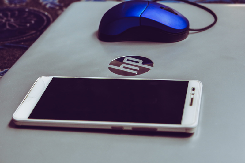 still life, high angle view, technology, internet, connection, hp, mobile phone, communication, device, no people, wireless technology, push button, laptop