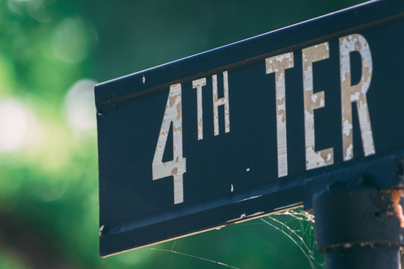 metal, nature, close-up, information, white, ter, number, green color, blue, sign, 5K, message, signage, guide, arrow symbol, no people, guidance, destination