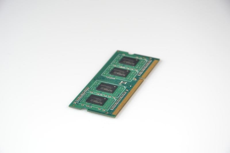 cut out, copy space, framework, ddr, technology, electronics industry, single object, white background, computer chip, notebook, green color, indoors, it
