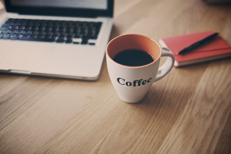 computer equipment, coffee, text, computer Keyboard, technology, refreshment, Cup, close-up, connection, non-alcoholic beverage, keyboard, netbook, 1080P