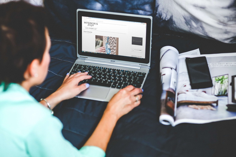 connection, wireless technology, notebook, communication, 4K, furniture, blogging, sitting, men, working, casual clothing, laptop, screen, males, people