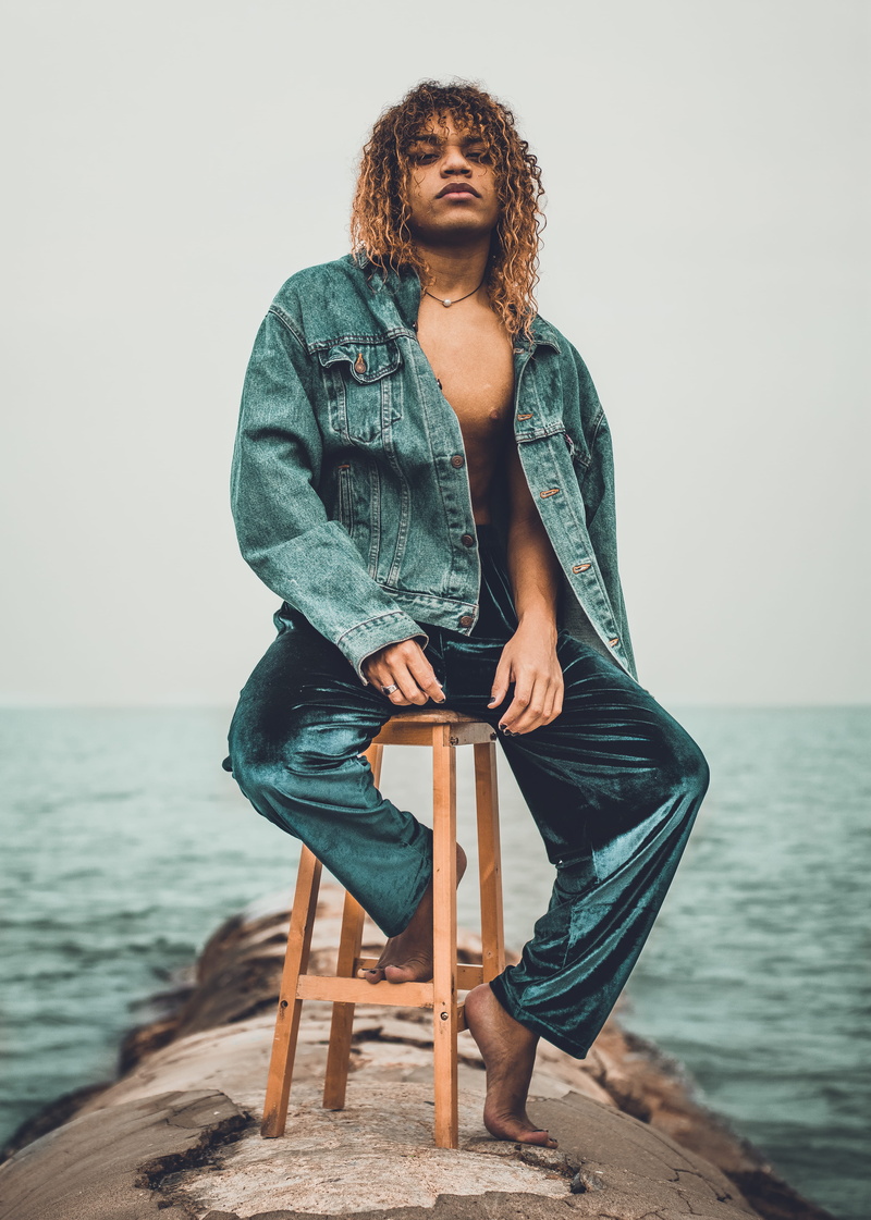 man in blue, dock, one man only, young men, blue denim, sea, daytime, stool, front view, sitting, pants, leisure activity, person, people, man, adults only