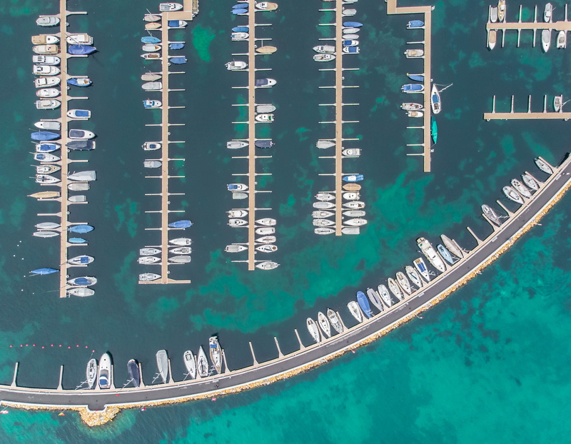 green color, computer, number, connection, group of people, swimming, dock, real people, technology, outdoors, boats, high, 4K, nature, pool, day, transportation