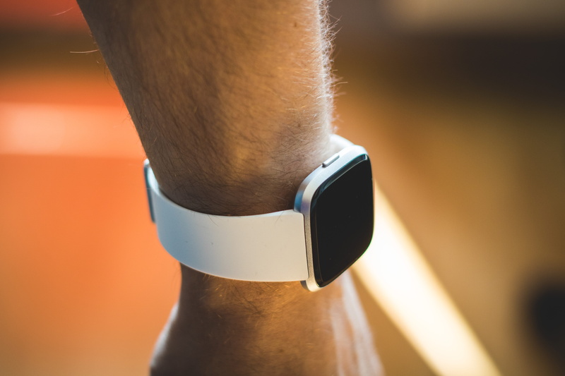accessory, men, strap, day, fashion, human body part, sun, adult, watch, wristwatch, studio shot, human hand, smartwatch, fitbit versa, one person, fitbit