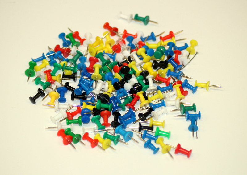 excess, choice, large group of objects, thumbtack, cut out, pins, still life, variation, variety, stationery, colored background, to fix, indoors, tacks