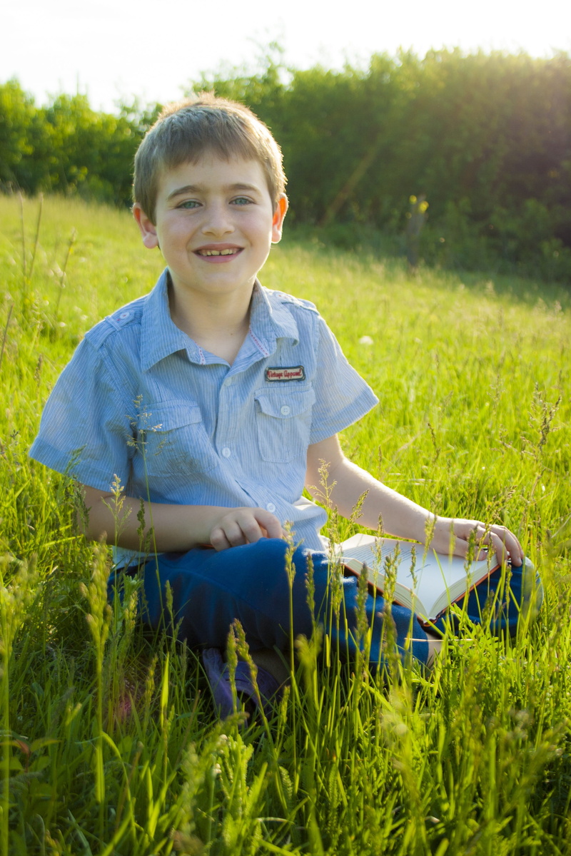 happiness, Cheerfulness, plant, caucasian Ethnicity, innocence, green Color, lifestyle, light, emotion, cute, real people, child, leisure activity, outdoors