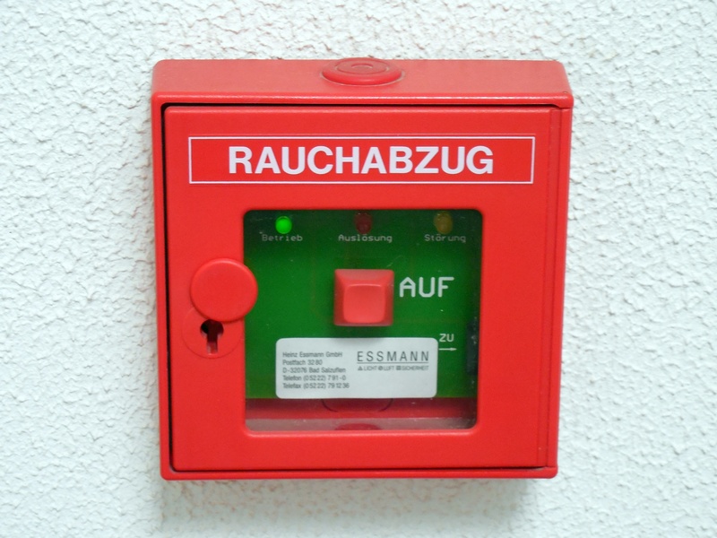 text, red, button, fire detector, mailbox, fire, single object, green color, security, convenience, german, safety, flue, day, fire detectors, 2K, brandmeldenalage