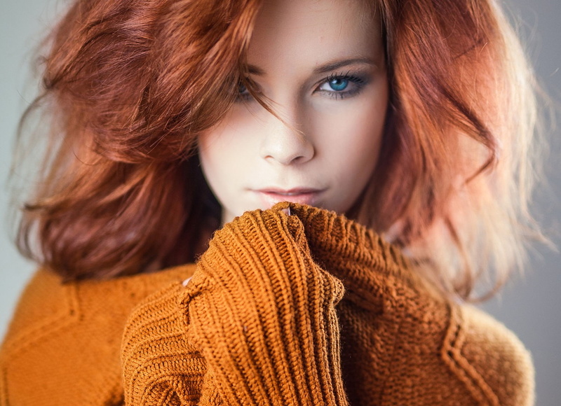 women, redhead, blue eyes, looking at viewer, pull shirt, 720P