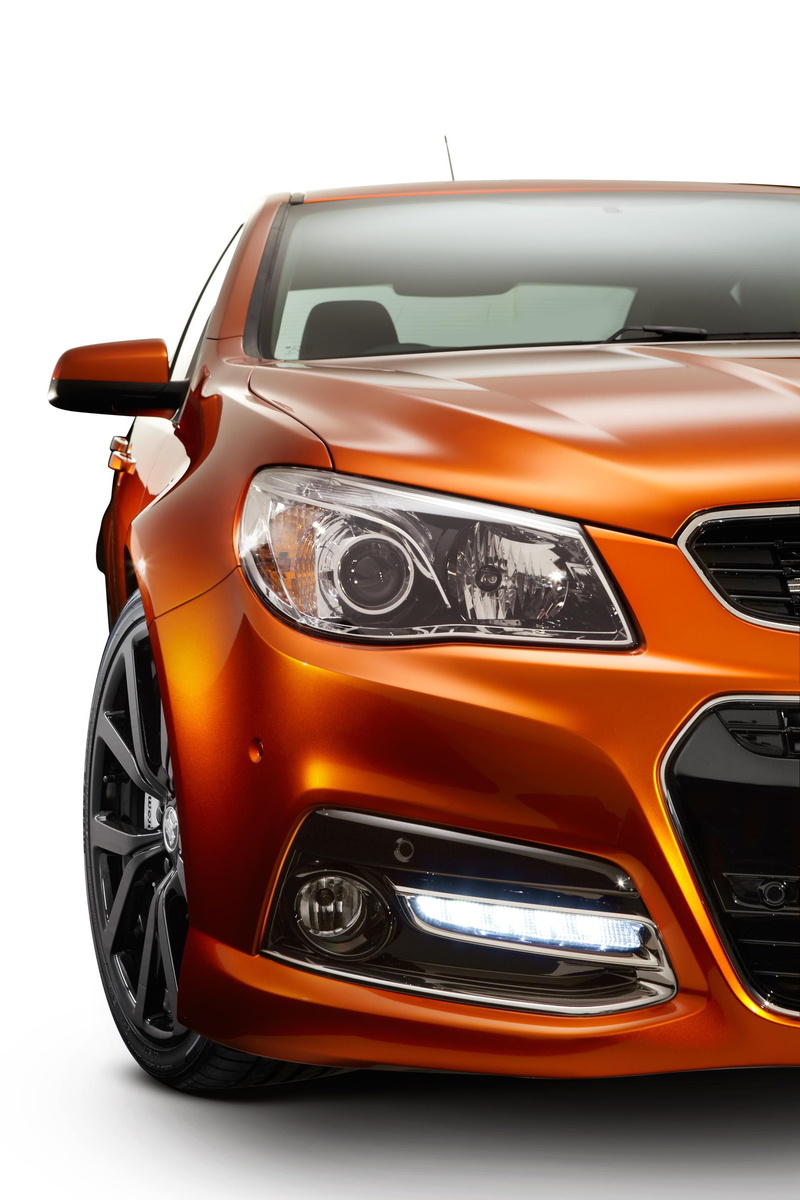 car, driving, ssv, concept, holden, sports car, shiny, yellow, headlight, motor vehicle, 2K, vf, silver colored, mode of transportation, modern, commodore