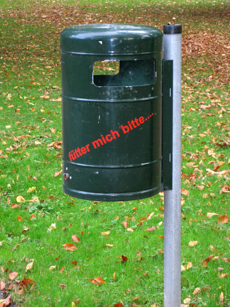 communication, waste container, recycling, green color, 2K, plant, waste, no people, sign, container, park, text, grass, day, garbage bin, land, metal