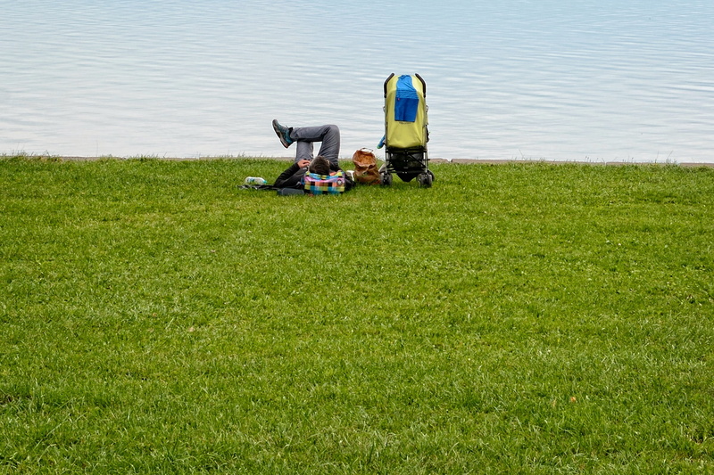 growth, break, lifestyles, outdoors, mother, human, people, togetherness, family, men, water, women, real people, switch off, outdoor nature, land, day