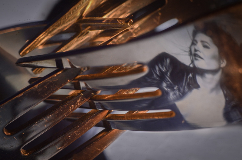 article 1 2, Fork, a smile, studio shot, architecture, shoe, Heat, beauty, group of objects, thoughtfulness, animal representation, picture, character