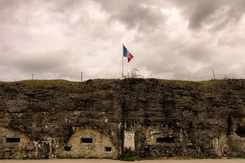 architecture, flag, built structure, nature, 4K, tree, outdoors, history, military, building, land, First World War, building exterior, environment, sky
