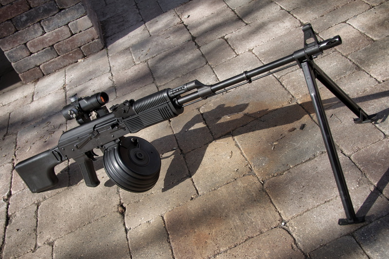 sunlight, nature, machine gun, black, technology, gun, conflict, outdoors, day, scope, manual, sunny, metal, security, rifle, surveillance, shadow, high angle view
