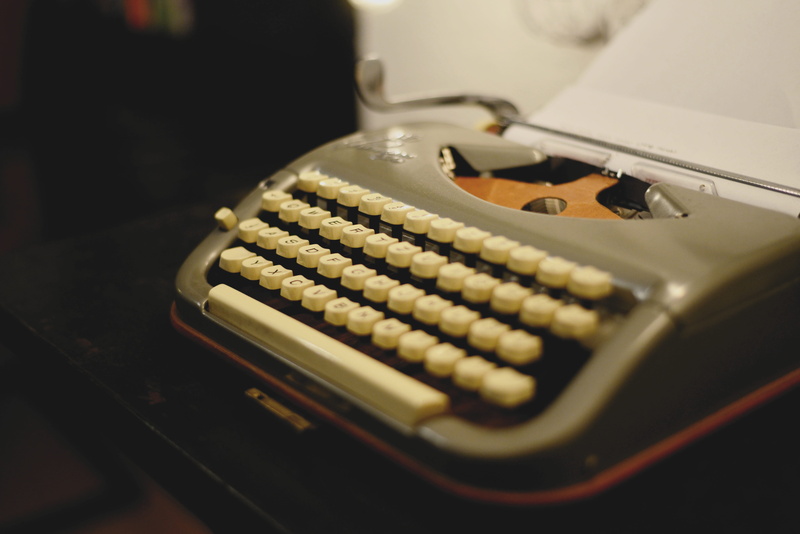 retro styled, table, publish, equipment, lancer, typewriter, old, retro, history, machine, letters, indoors, writer, mechanical, the history of typing