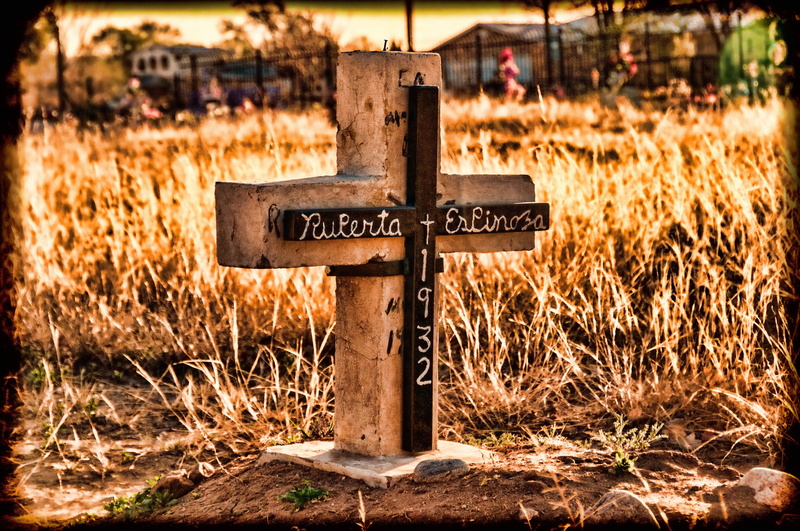 old, peace, religious, marker, 4K, new mexico, wooden post, road sign, information, guidance, grunge, spirituality, memorial, Dead, sunlight, culture