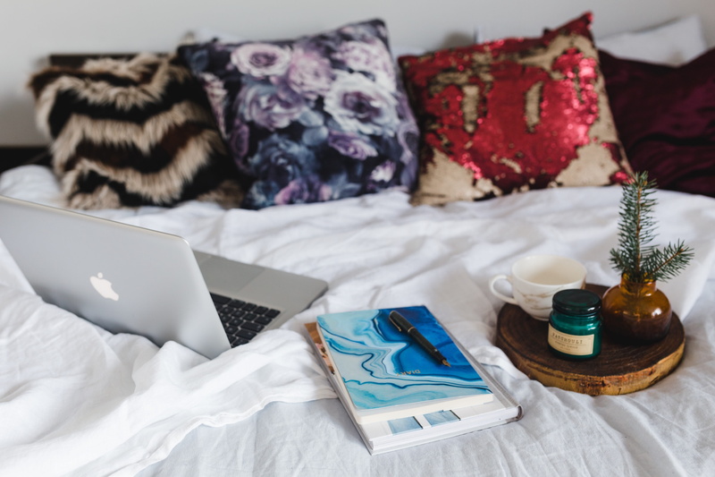 magazines, communication, 5K, furniture, day, apple, technology, full, connection, macbook, notebook, gadgets, using laptop, calendar, home interior, pillows