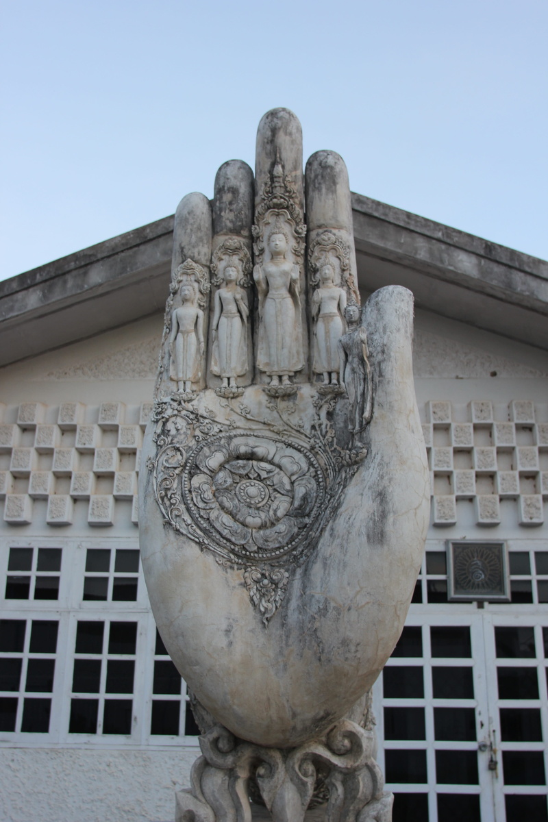 sky, architecture, statue, art and craft, Gesture, religion, Fine, clear sky, building exterior, creativity, fine gesture, Signs, male likeness, place of worship