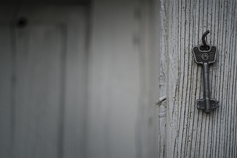 doors, door, entrance, photography, near, keyhole, key, varnish, vintage, textured, close, protection, focus, safety, steel, architecture, lock, nail, metallic