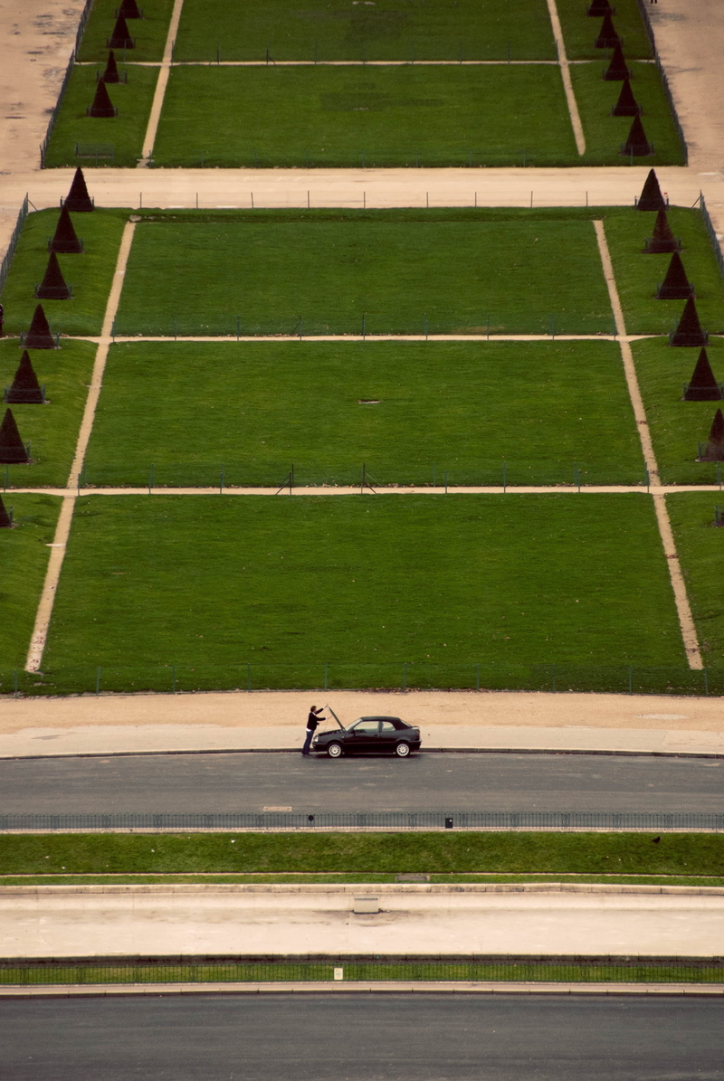 seat, no people, life, absence, 2K, green color, hard knock, car, automobile, soccer, motion, nature, trouble, day, scene, transportation, grass, playing field