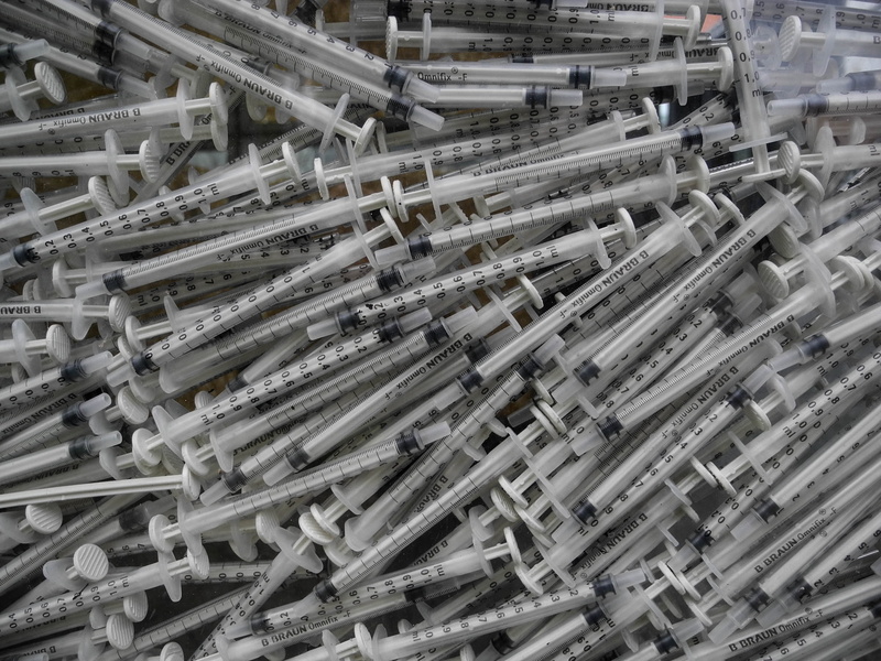 active substance, medicine, freight transportation, doctor, backgrounds, abundance, indoors, metal, syringes, expo, complexity, 2K, healing, syringe, inject