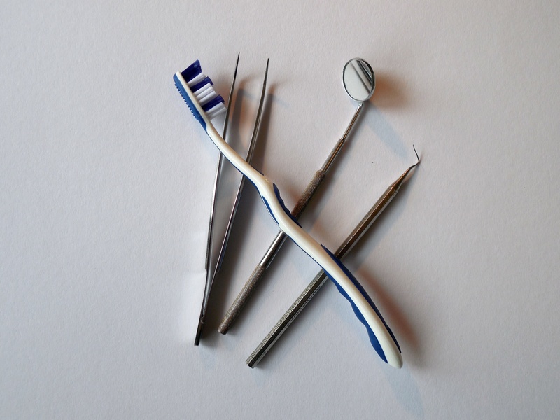 creativity, paintbrush, indoors, craft, dental hygiene, tooth, black, group of objects, hygiene, toothbrush, 2K, toothbrush head, no people, white, pen