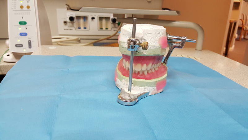 seat, swimming pool, focus on foreground, smile, dental health, blue, table, Dentistry, dental equipment, day, Dentist, dentures, hospital, still life