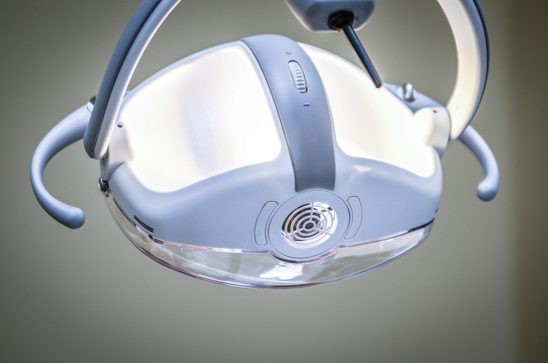 medical instrument, white, light, no people, lighting, water, medical equipment, silver colored, replacement lamp, single object, medical supplies, household equipment