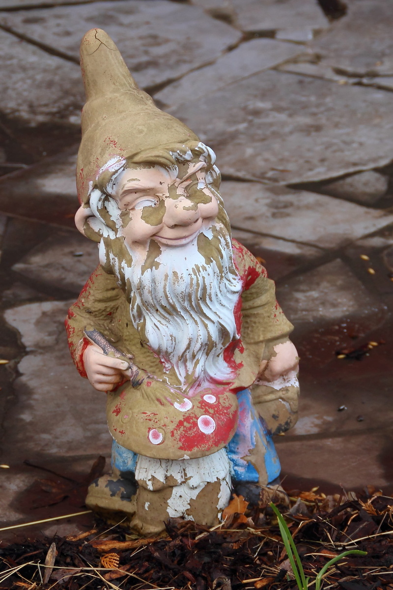 gnome, male likeness, innocence, lapsed, Garden Gnome, break up, females, female likeness, garden figurines, figure, statue, art and craft, high angle view