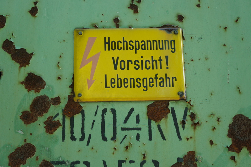 warning sign, safety, sign, western script, flash, capital letter, no people, communication, metal, stainless, enamel, information, voltage, 4K, guidance