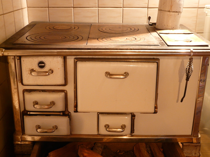 wood - material, home, fire, indoors, close-up, cook, drawer, metal, appliance, enamel, household equipment, heat, domestic room, container, stove, kitchen