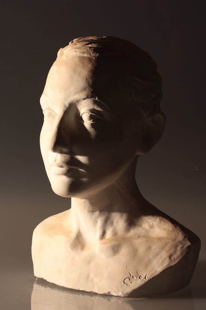 indoors, studio, no people, beautiful, fiction, sculpture, photo, art and craft, female likeness, plaster, overview, cut out, human representation, fine arts