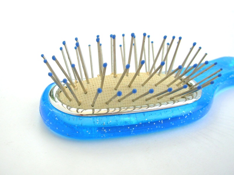 cut out, handled, hairbrush, matchstick, copy space, surface, head, no people, blue, people, brown, high angle view, comb, white, female, hair, beauty