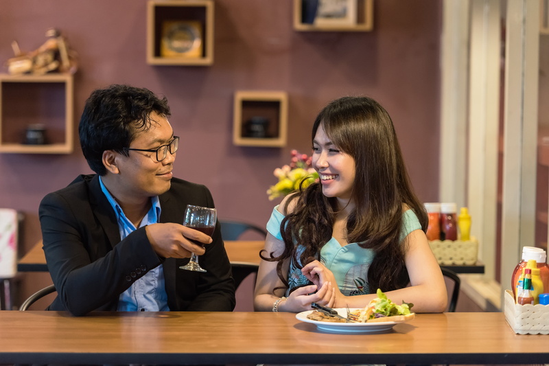 food and drink, beloved, brown, mens, valentine, lunch, amorous, young adult, communication, pair, restaurant, relationship, jovial, smiling, positive emotion