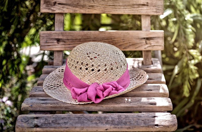 wood - material, bench, table, summer, clothing, braid, close-up, nature, out, pink, boardwalk, summer hat, wooden, relaxation, ribbon, 1080P, womens hat