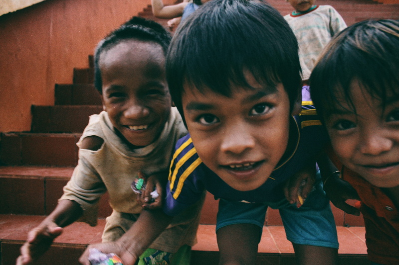 child, lifestyles, smiling, sibling, females, happiness, kid, men, poor children, innocence, emotion, curiou, eye, 5K, life style, casual clothing, bonding